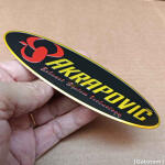 Emblema Adesivo Akrapovic em metal Ponteira Escapamento Alta temperatura Motos 14,5cm - Imagem 2