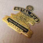 Emblema Adesivo Logo Royal Like Gun Yel Relevo compátivel com Royal Enfield - Imagem 2