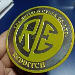 Emblema Adesivo Redditch Amar Alum Auto Relevo compátivel com Royal Enfield - Imagem 5