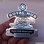 Emblema Adesivo Logo Royal Like Hub Prata Metal compátivel com Royal Enfield - Imagem 5