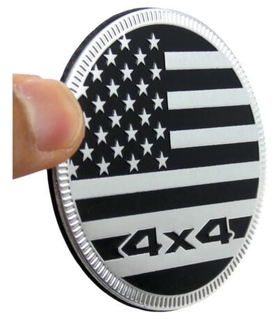Emblema Adesivo Bandeira Usa 4x4 Metal Reforçado 6x6cm Off R Prata Escovado E Preto